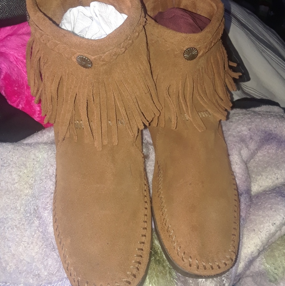 Minnetonka Moccasins boots